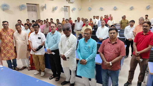 'शब्दों के शिल्पकार' प्रो. के पी ठाकुर को याद कर भावुक हुआ रामदयालु सिंह महाविद्यालय परिवार, दी श्रद्धांजलि